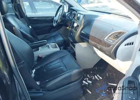 2014 Chrysler Town & Country Touring z USA, uszkodzony, nr VIN 2C4RC1BG2ER436392